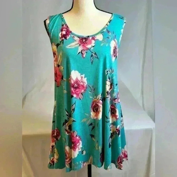 NWT! Be Stage Green with Floral Design Summer Top with Open Cross Back (2X) - Picture 1 of 11
